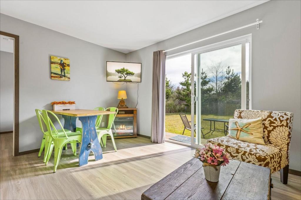 Grayland House | Minke Condo