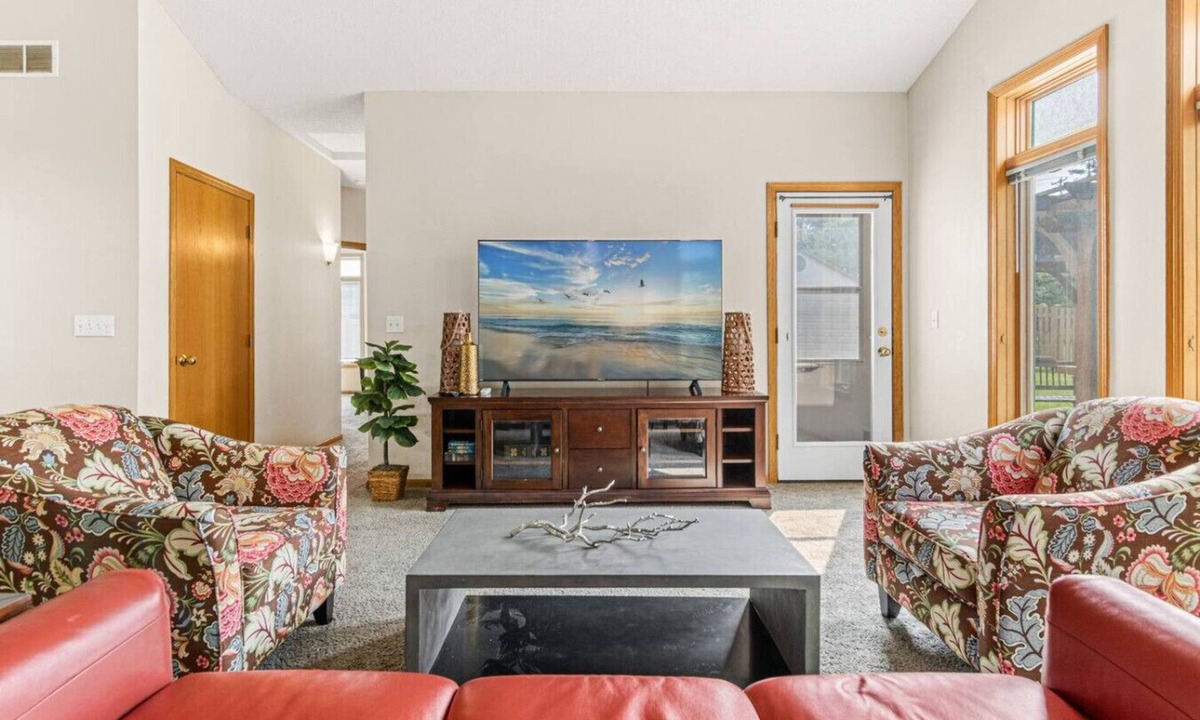 North Saint Paul House | Minne-GetAway: Modern Cottage