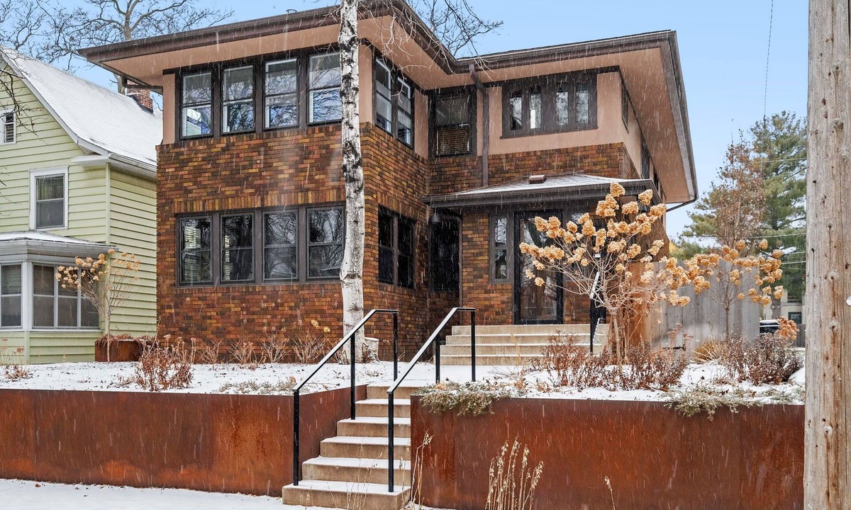 Carag House | MINNeSTAY* Colfax Commons