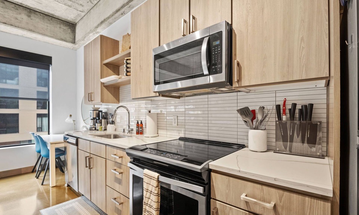 Warehouse District Apartment | MINNeSTAY* Sable 204 | North Loop | Target Center