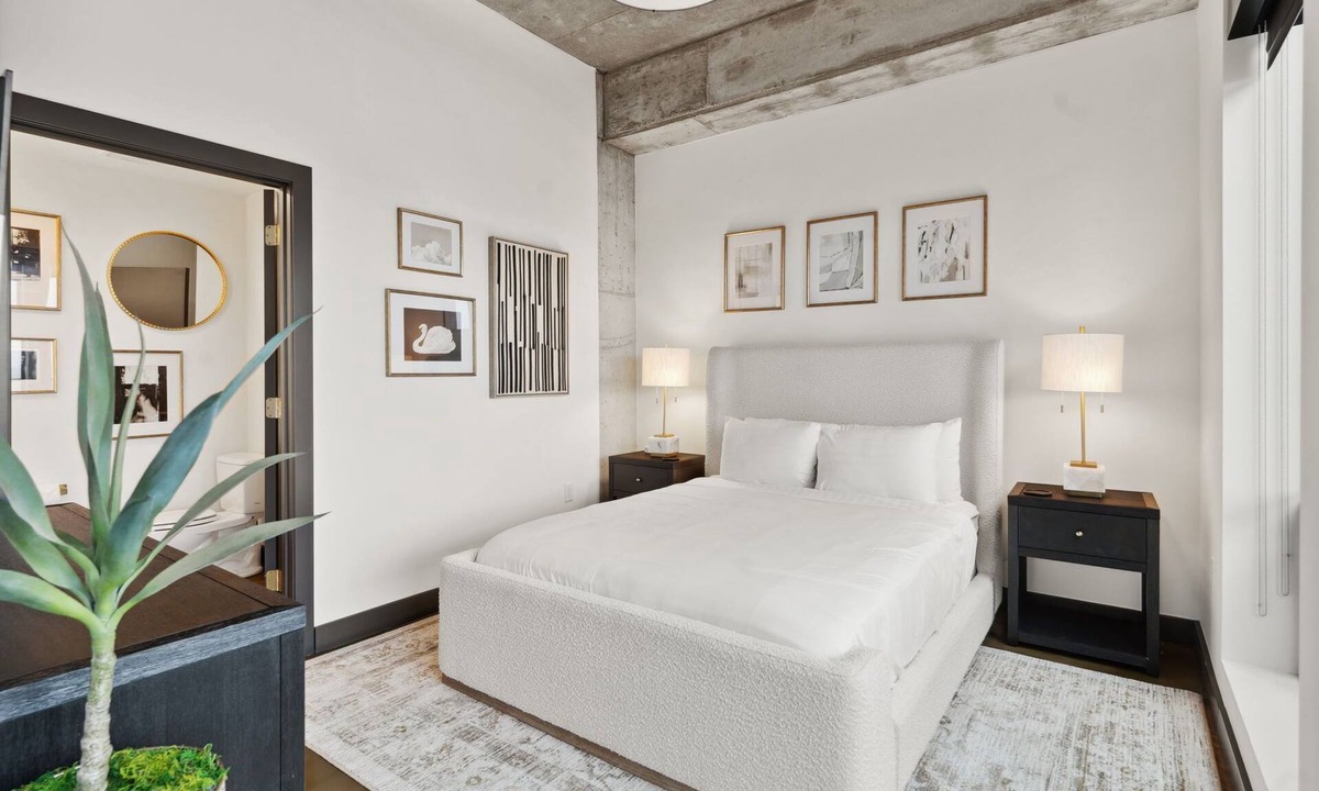 Warehouse District Apartment | MINNeSTAY* Sable 902 - Penthouse | North Loop | Target Center