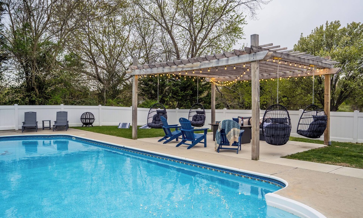 Berlin House | Mins to Golf & Beach! Private Pool & Luxe Firepit