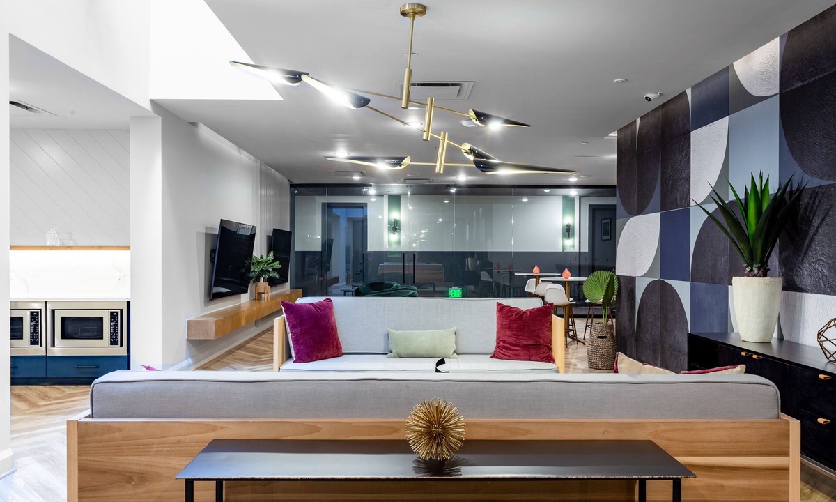 Downtown Dallas Hotel | Mint House Dallas Downtown by Kasa