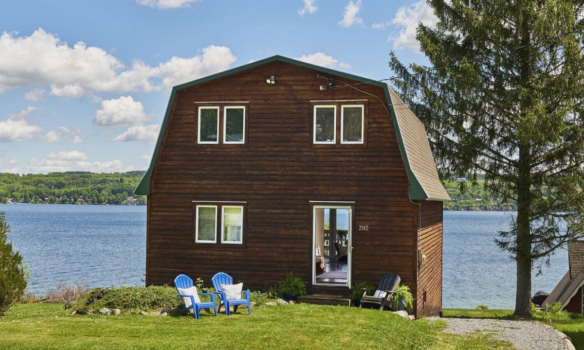 Skaneateles House | Mint Private Lakefront Skaneateles, 4BR/2 Bath w/50ft Lake Frontage w/Dock