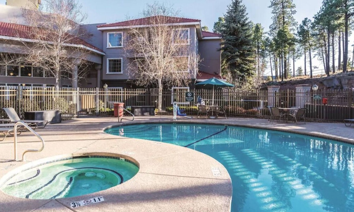 Woodlands Village House | Minutes From Downtown Flagstaff! Free Breakfast, Pool, Free Parking