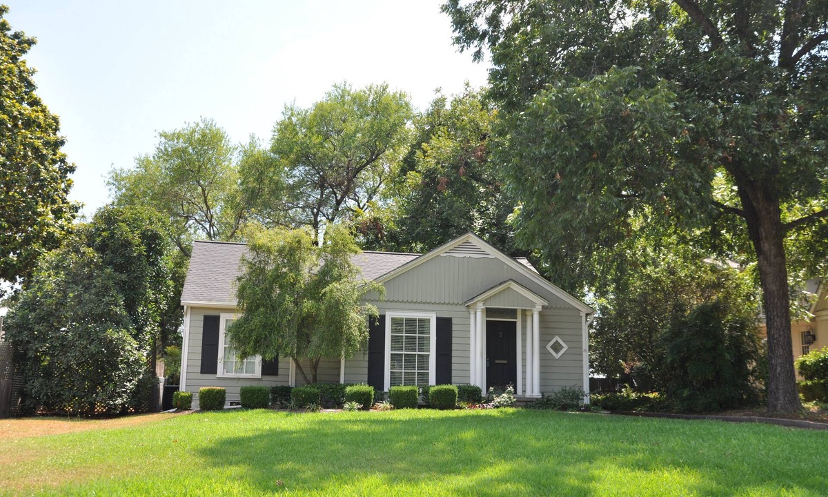 Austin Ave. House | Minutes from Magnolia & Baylor, enjoy the Little Cottage on famous Austin Avenue