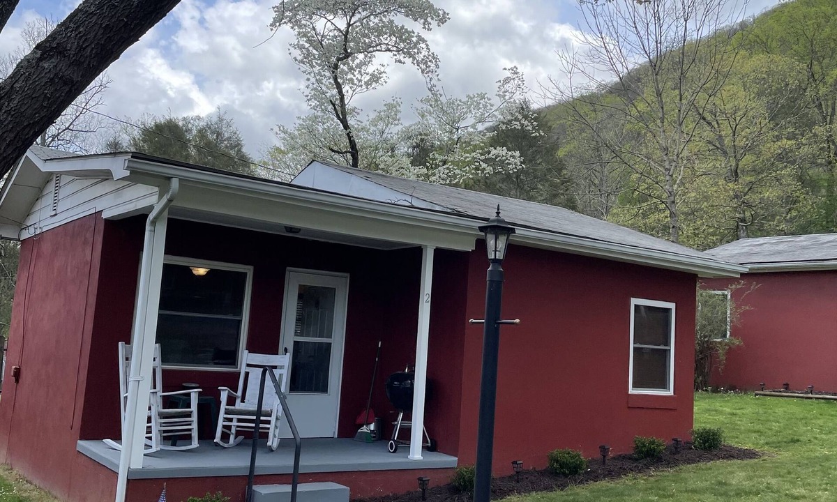 Maggie Valley Cottage | Minutes from the slopes