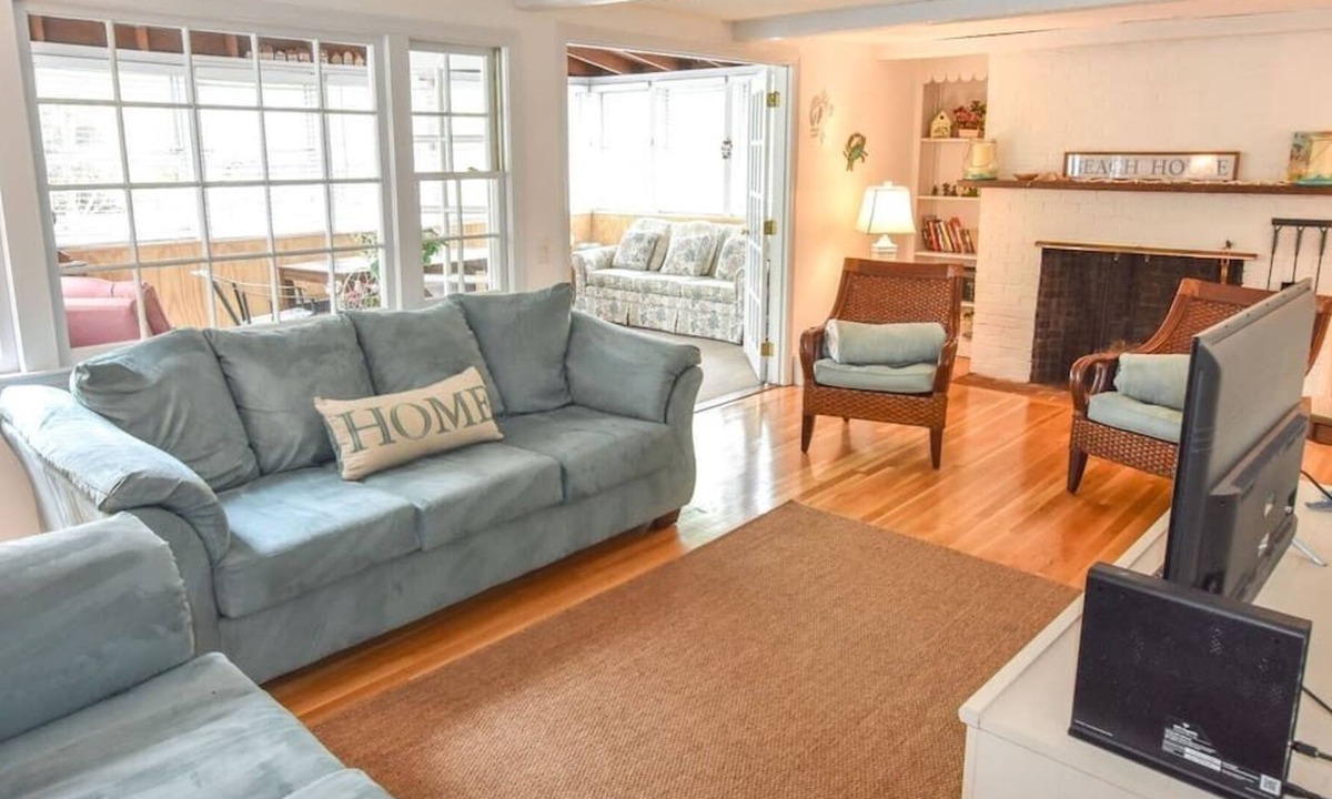 East Dennis House | Minutes to Bayside Beaches!