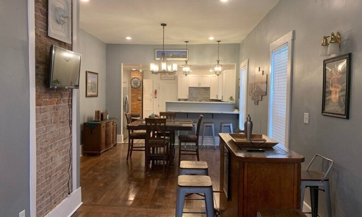 Uptown House | Minutes to Beale 4BR/3BA SFH