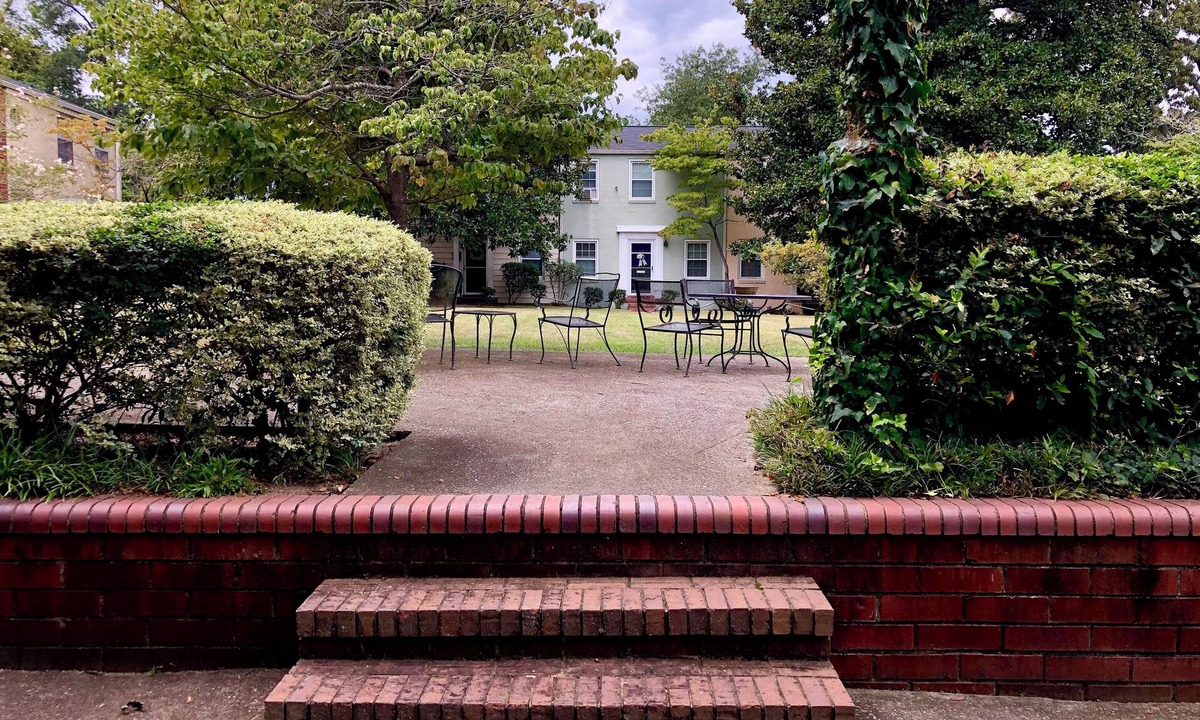 Summerville Condo | Minutes to Masters!