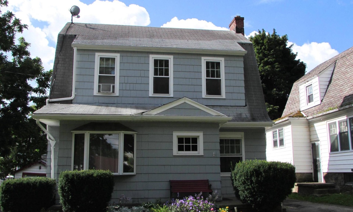 Niagara Falls House | Minutes to Niagara Falls State Park