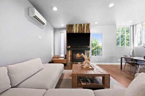 Millcreek Villa | Minutes to Ski Resorts & Downtown, Yard, Fire Pit