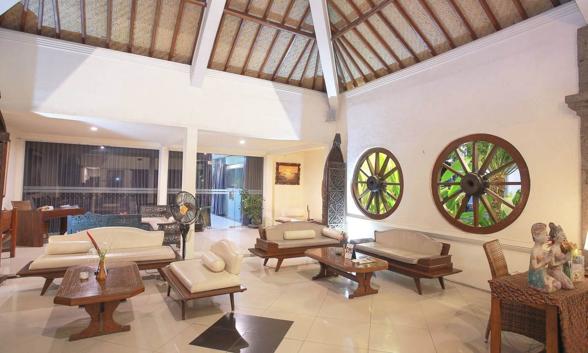 Kalipuro Hotel | Mirah Hotel