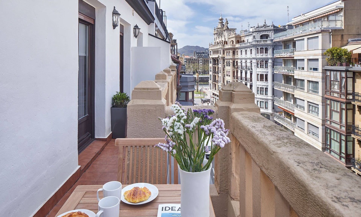 Gros Apartment | Mirakruz Terrace by FeelFree Rentals