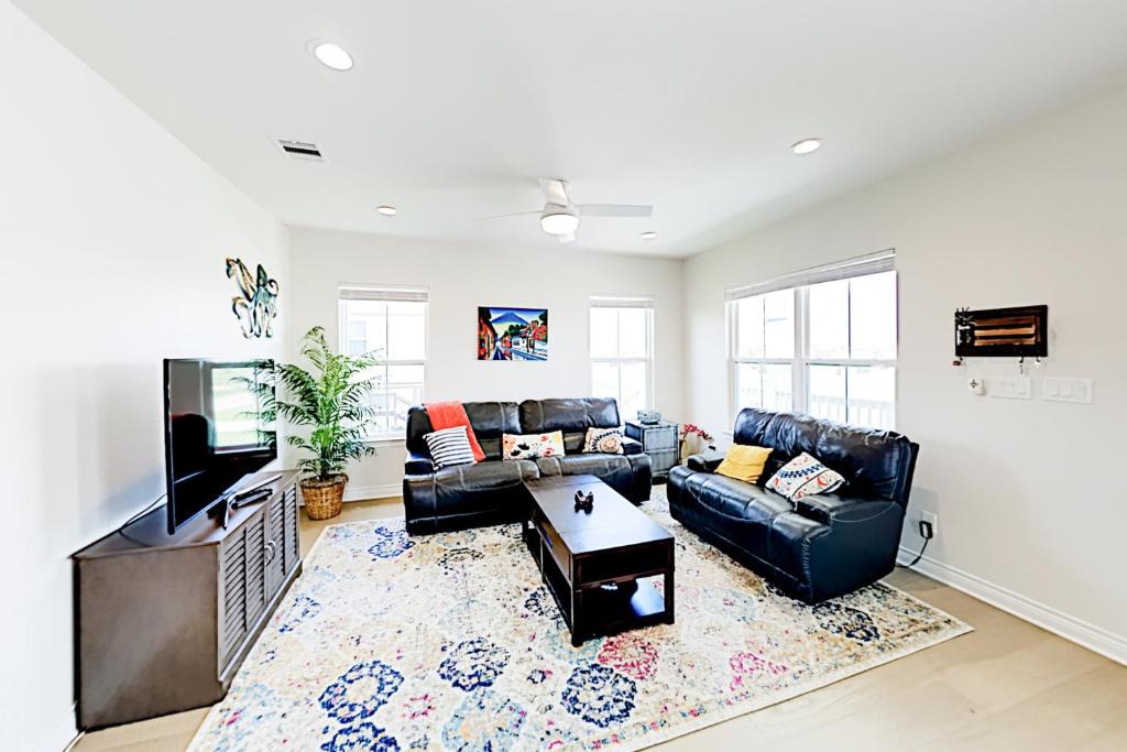 Terramar Beach House | Miramar Mariner