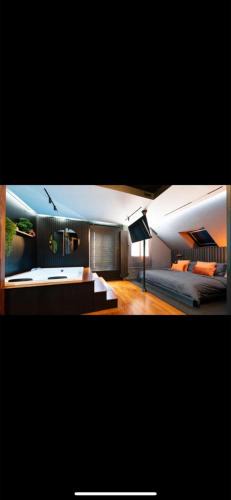 Epone Apartment | Mirava room