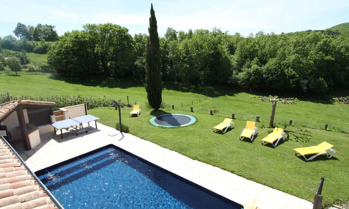 Roumengoux Villa | Mirepoix architect-designed villa bright heated pool gym wifi air-conditioning.