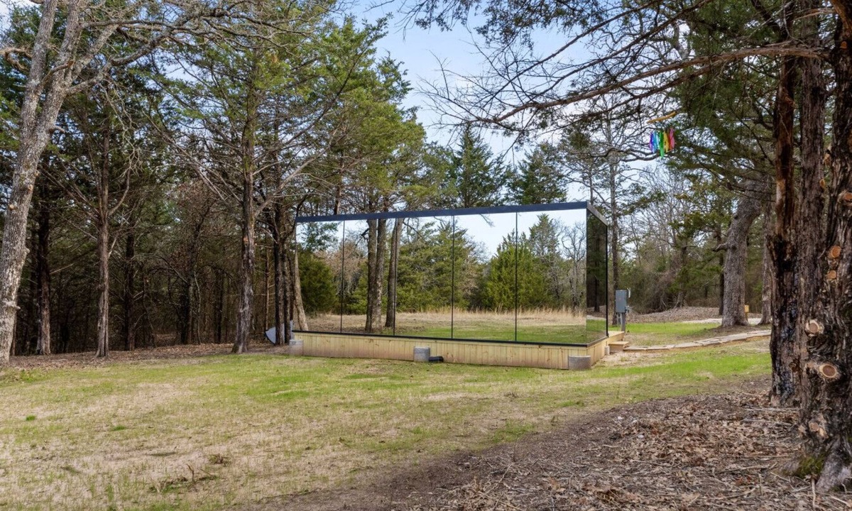 Myra House | Mirror House in the North Texas Hill Country