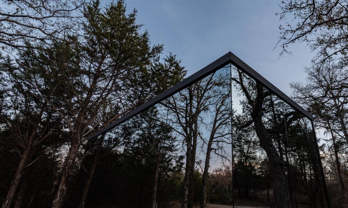 Myra Cabin | Mirror House in the North Texas Hill Country