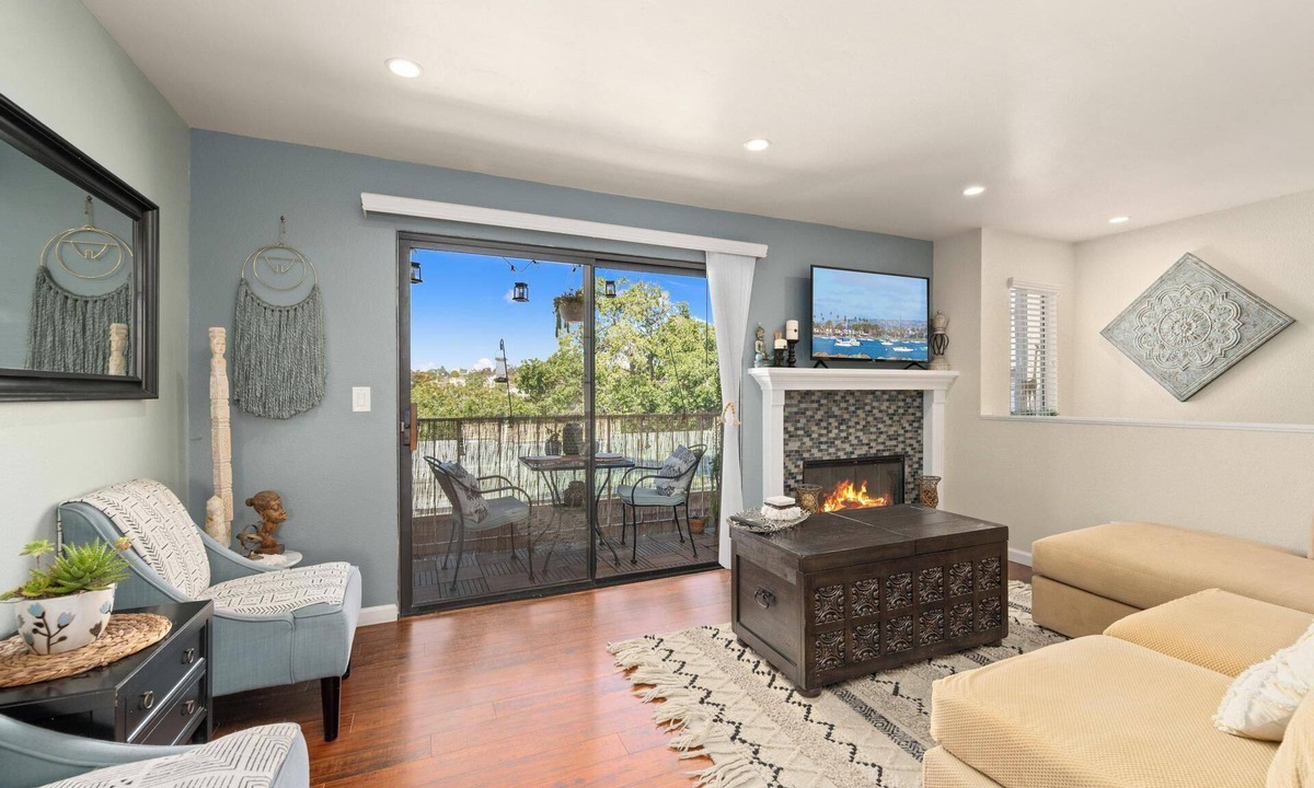 Middletown House | Mission Hills Dream | BBQ, Patios, AC, Parking