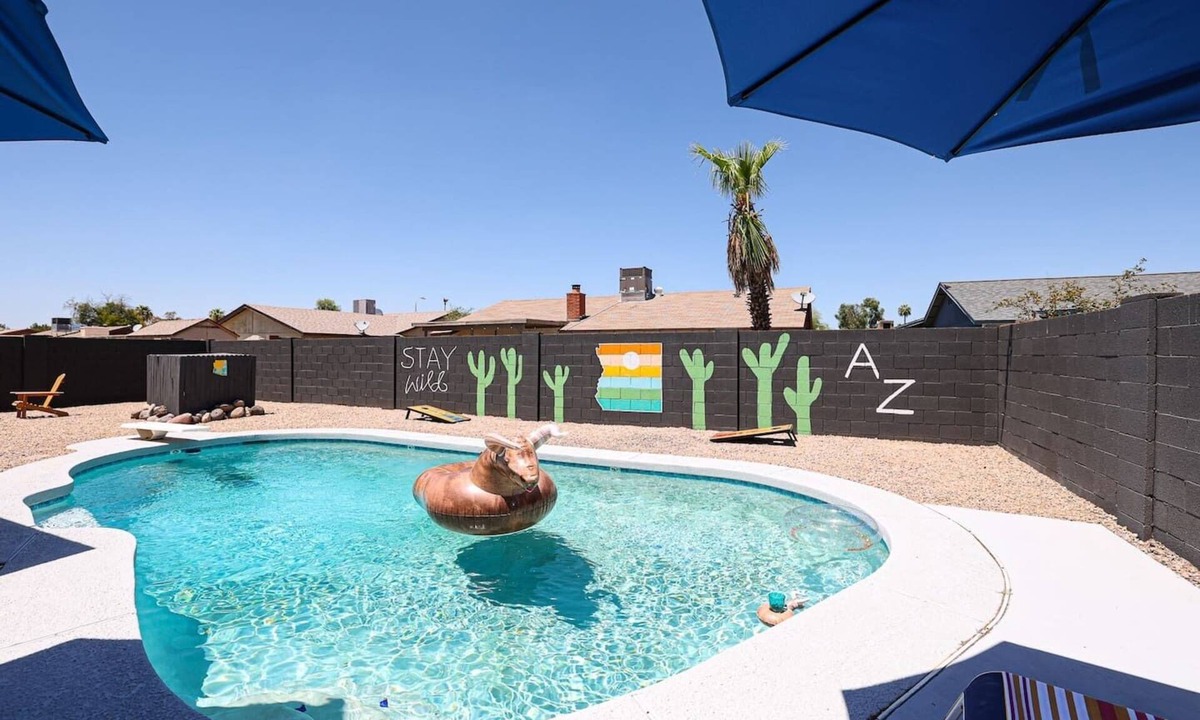 Glendale House | Mission Masia | Near Stadium | Pool | BBQ | Games