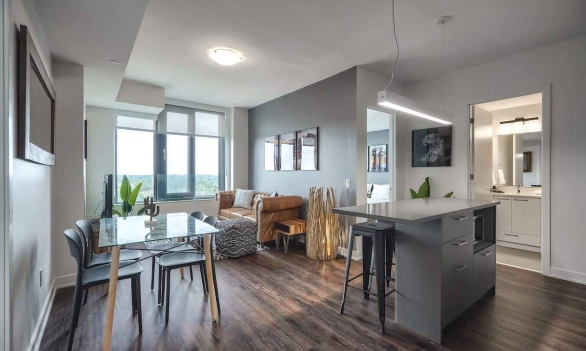 Mississauga Apartment | Mississauga - 2 Bedrooms Apartment