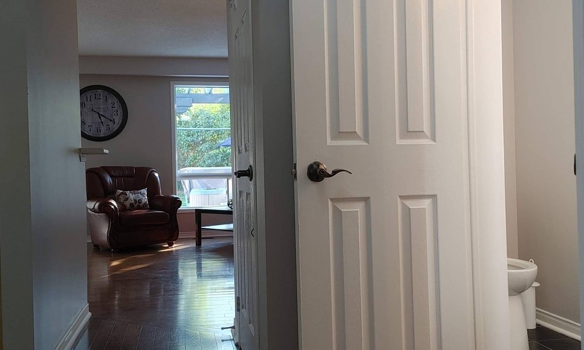 Mississauga House | Mississauga Det 3 BR for Relocation/Longer Vacay