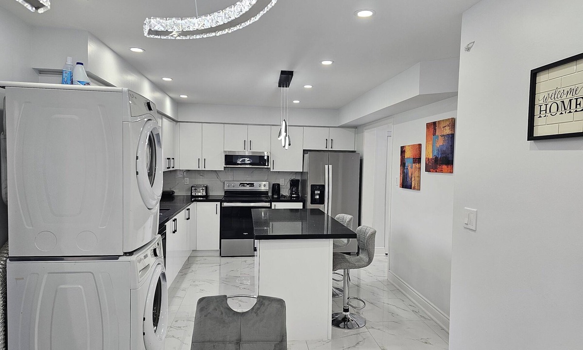 Meadowvale Village House | Mississauga Topnotch Home