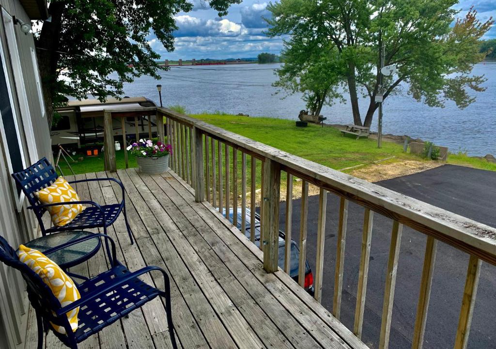 Bellevue House | Mississippi River Cabin