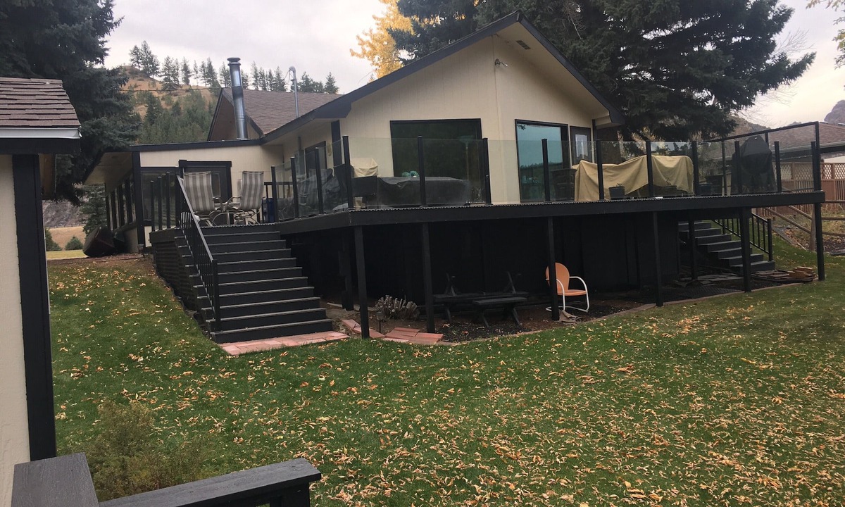 Cascade Cabin | MISSOURI RIVERFRONT CABIN