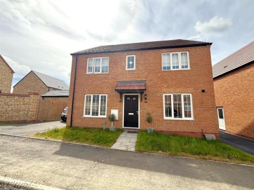 Weldon House | Mistletoe Gardens Havens