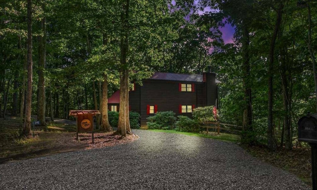 Mineral Bluff Cabin | Misty Morn - Blue Ridge Mountain View