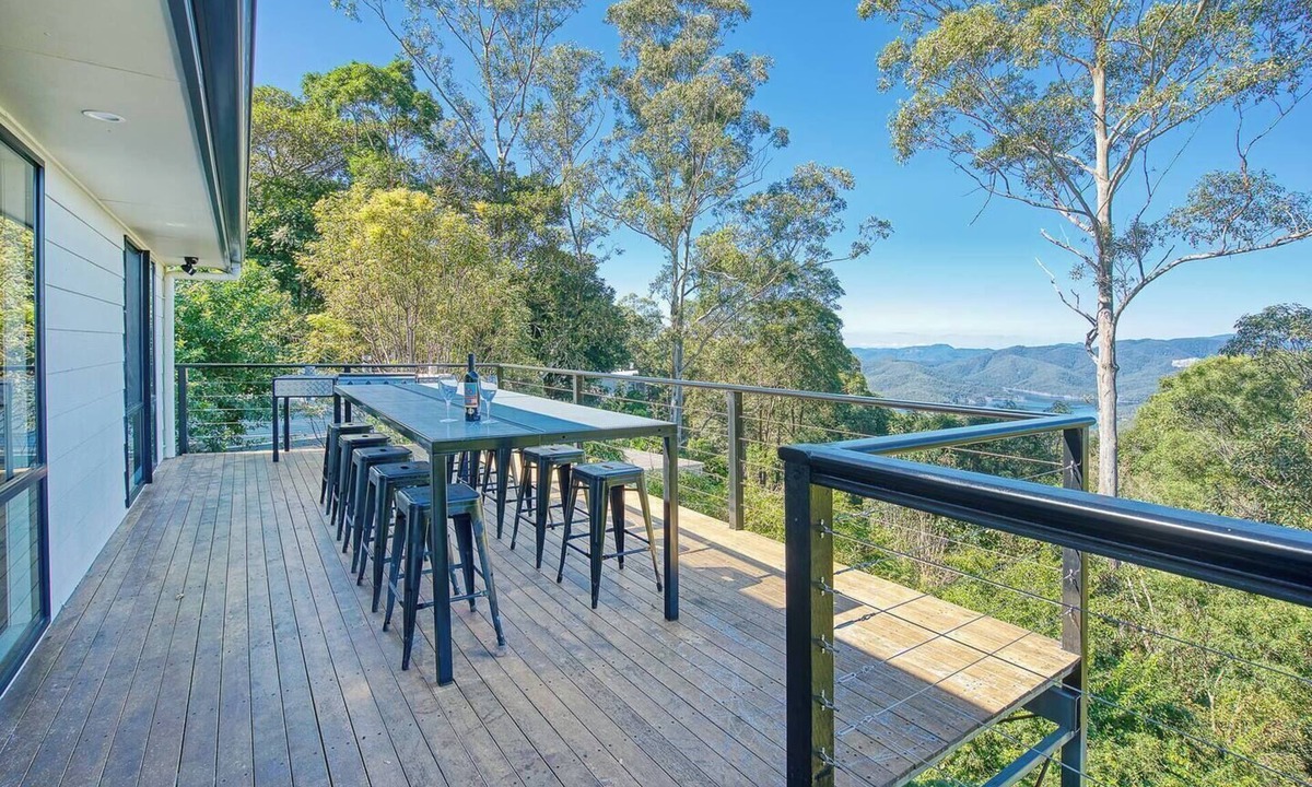 Lower Beechmont Cabin | Misty Mountain View A Tree lined Tropical Oasis