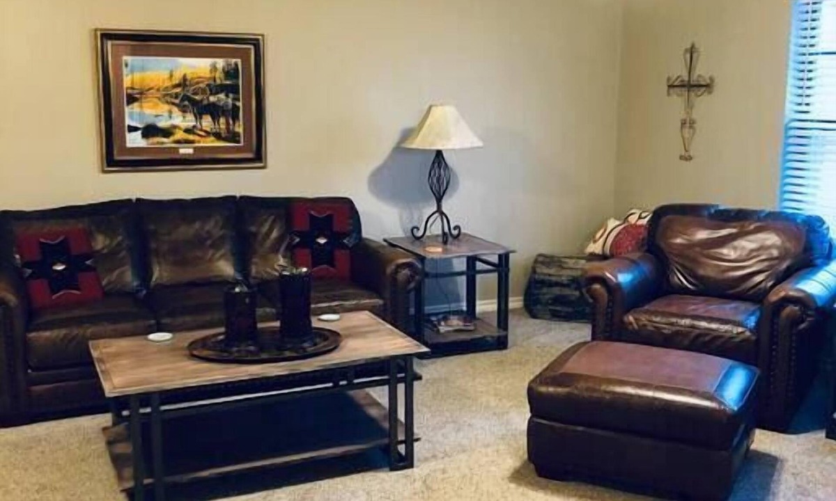 Pawhuska Apartment | MJ’S BUNKHOUSE #3