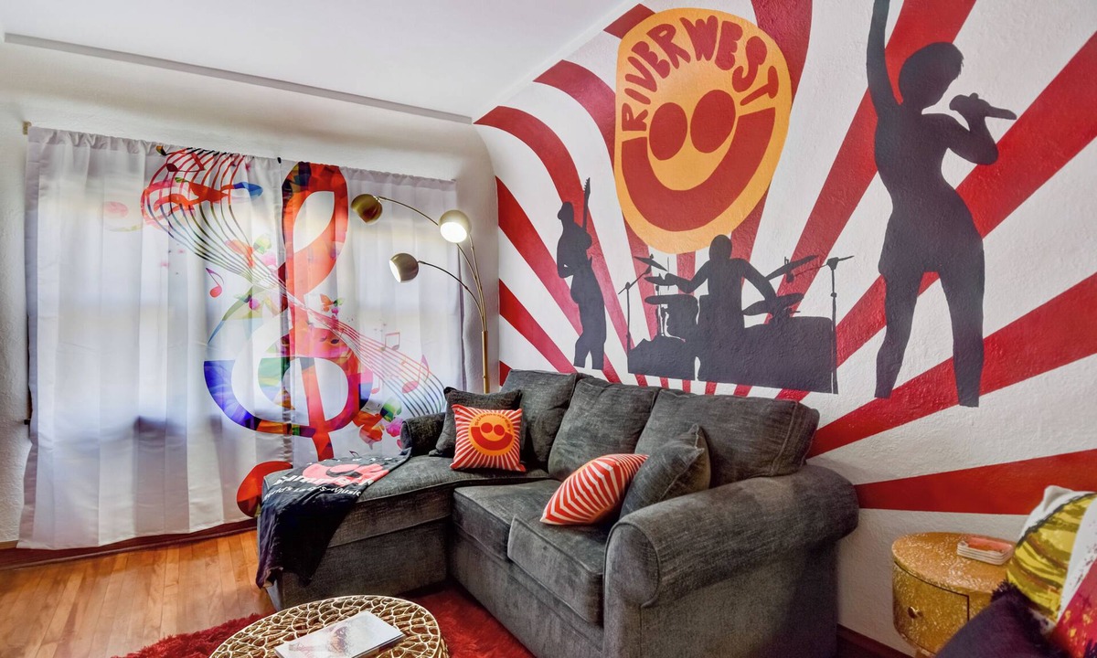 Riverwest House | MKE Selfie House