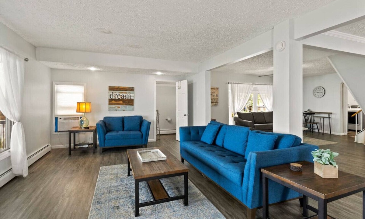 North Greece House | MM Properties Lake Ontario: Waterside Retreat