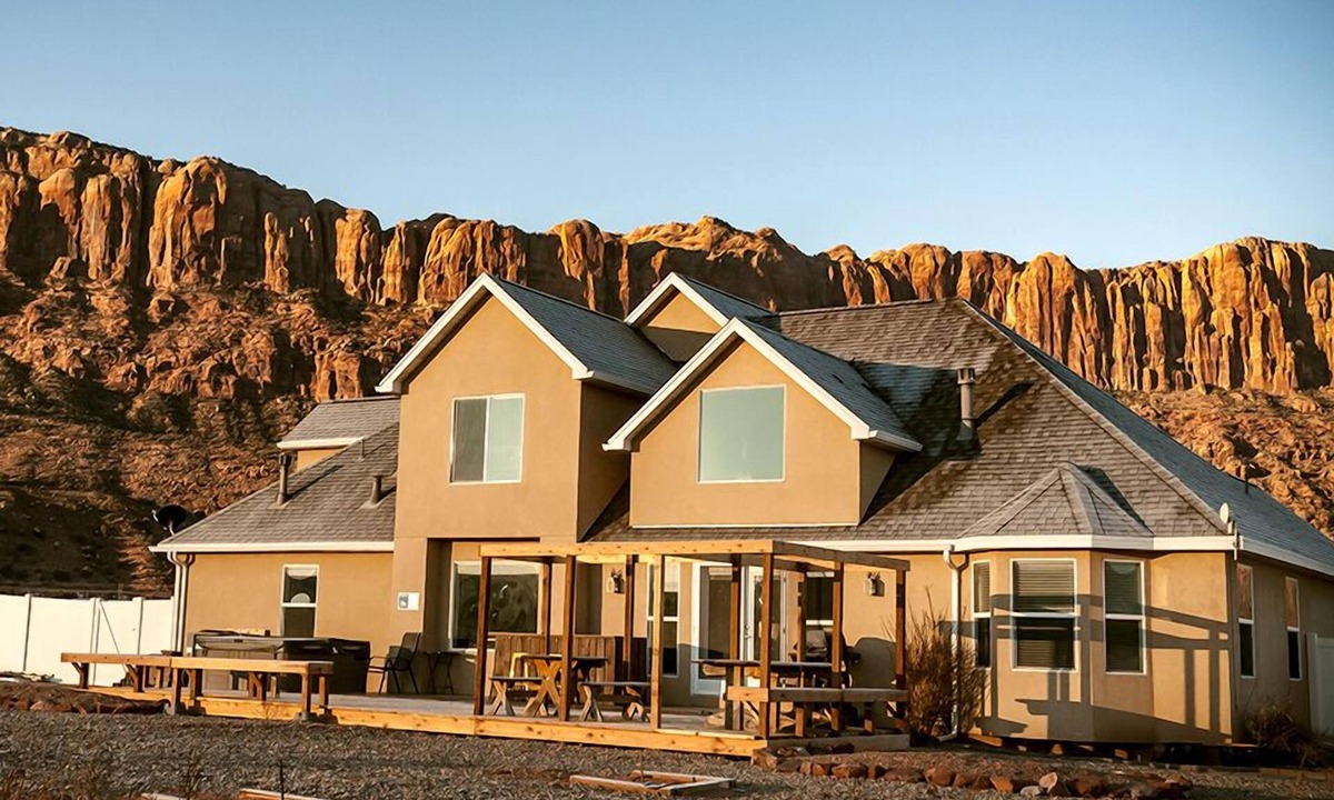 Moab House | Moab Desert Home, 4bed 3bath, sleeps 10, Pet Friendly