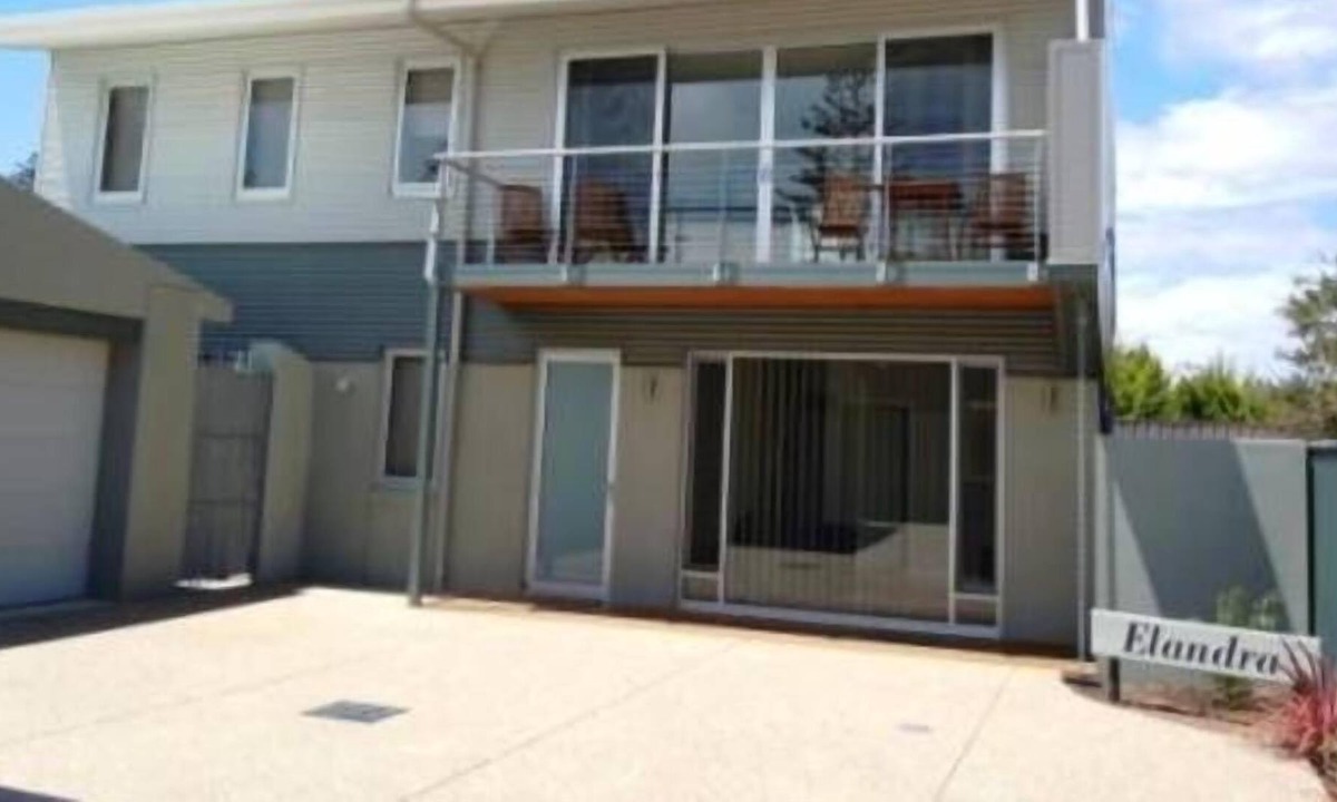 Moana House | Moana Beach “Elandra Beach House”