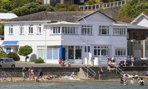 Plimmerton Hostel | Moana Lodge