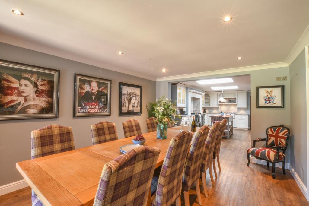 Martlesham Heath House | Moat Barn