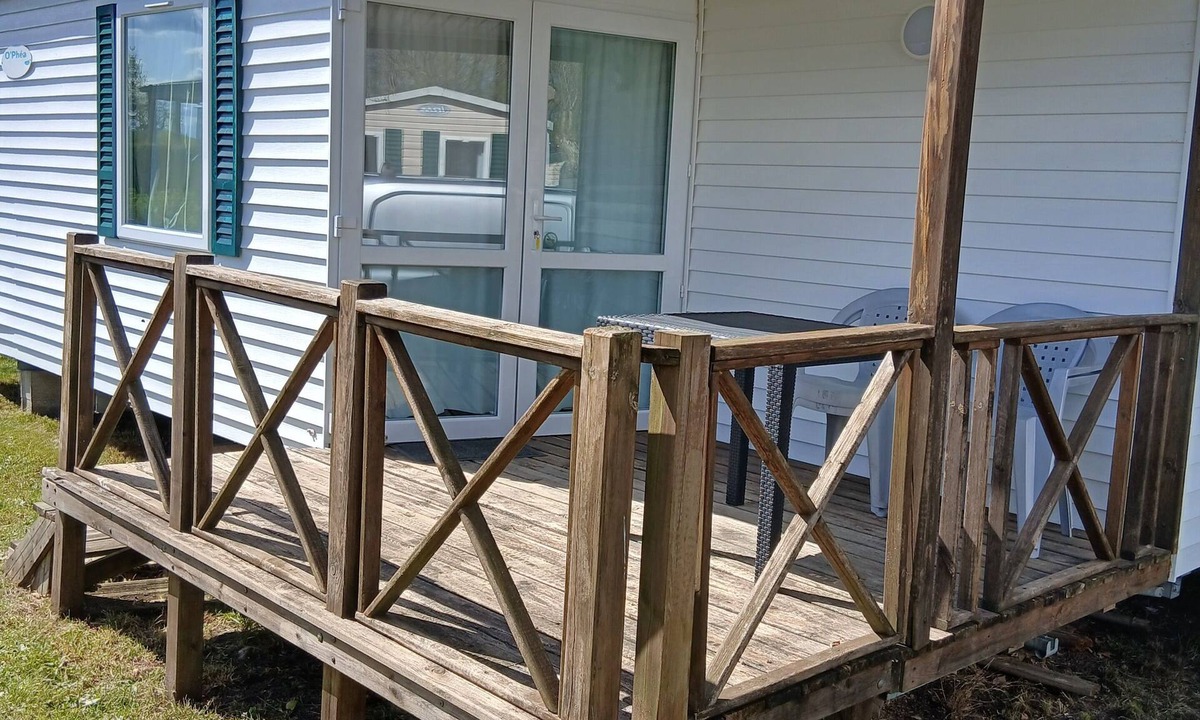 Les Eglisottes-et-Chalaures House | mobile-home rental