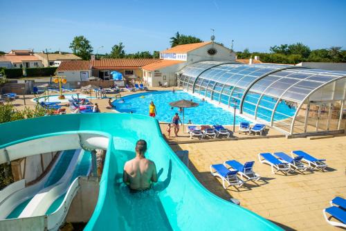 Givrand Other | Mobil Home 4 chambres - Camping Domaine de Beaulieu
