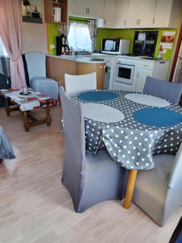 Saint-Jean-de-Monts Other | Mobil home chez l habitants