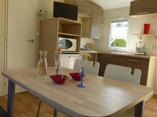Notre-Dame-de-Monts Other | Mobil home confortable avec terrasse à Notre-Dame-de-Monts - API-1-52-516