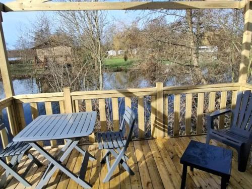 Long Other | Mobil home cosy avec terrasse pour 2 personnes - API-1-52-1537