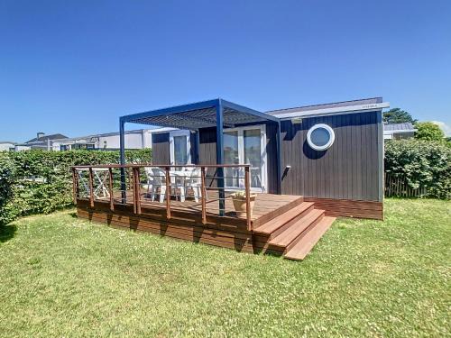Jullouville House | Mobil-home Grand Confort à 200m de la plage avec piscine chauffée, 4 pers, terrasse, parking - FR-1-361A-21