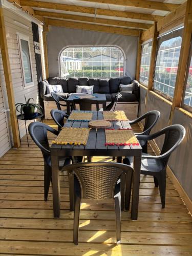 Gastes Other | Mobil-home neuf 8 personnes Bora Bora
