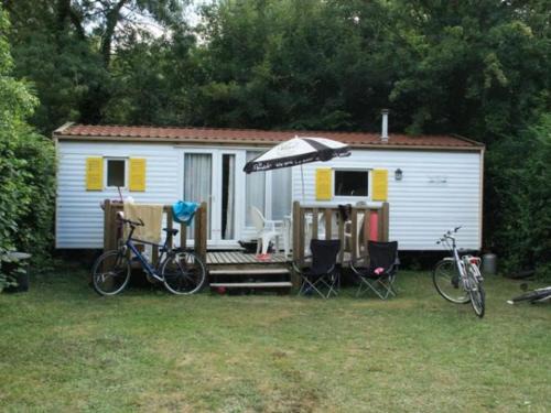 Concourson-sur-Layon Other | Mobil-home spacieux avec terrasse – 6 personnes - API-1-52-1216