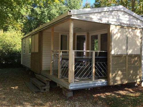 Luynes Other | Mobil home spacieux avec terrasse à Luynes pour 7 personnes - API-1-52-1149