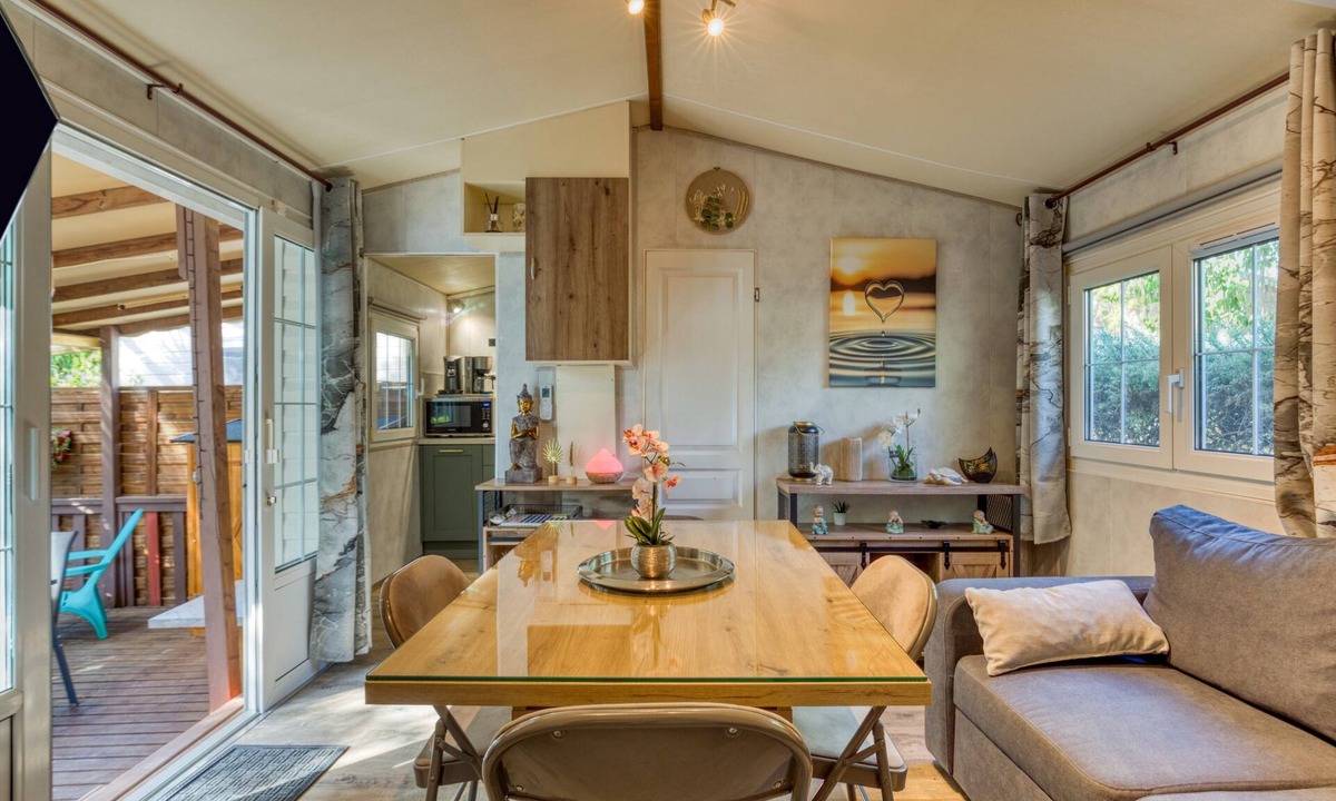 Gallargues-le-Montueux House | Mobile Home Rental Camping Les Amandiers